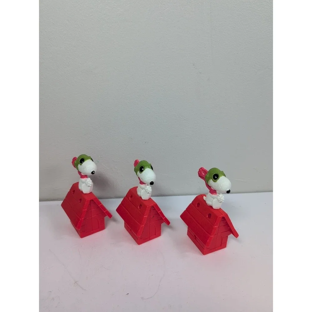 3 Snoopy On Roof Of Red DogHouse Peanuts McDonald's 4